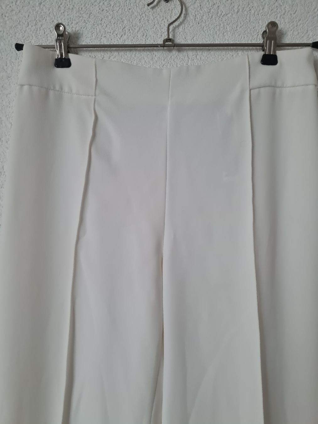 Zara Pantaloni: Weisse elegante Marlenehosen  – Nuovo (secondo la descrizione) da Spreitenbach venduto da jugend 1