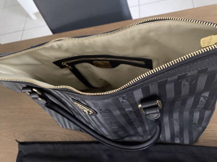 Borse da donna: Schwarze Ledertasche "MM" von Mollerus – Nuovo (secondo la descrizione) da Wald ZH venduto da Slaste 1