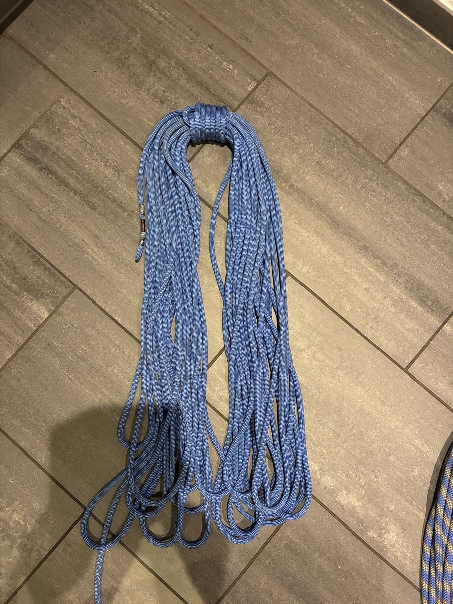 Mammut Matériel de grimpe: Kletterseil 8,7 mm, 40 Meter – D'occasion à Illgau par Pbuergler1