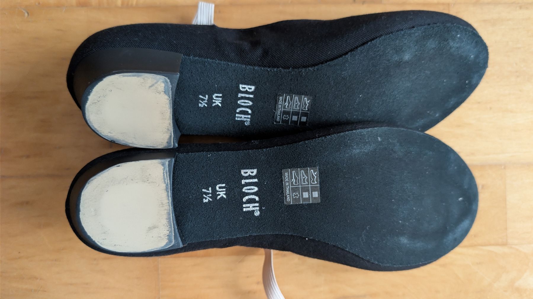 Bloch Schuhe für Mädchen: Charakterschuhe  – Gebraucht aus Stäfa von Viviane77 1