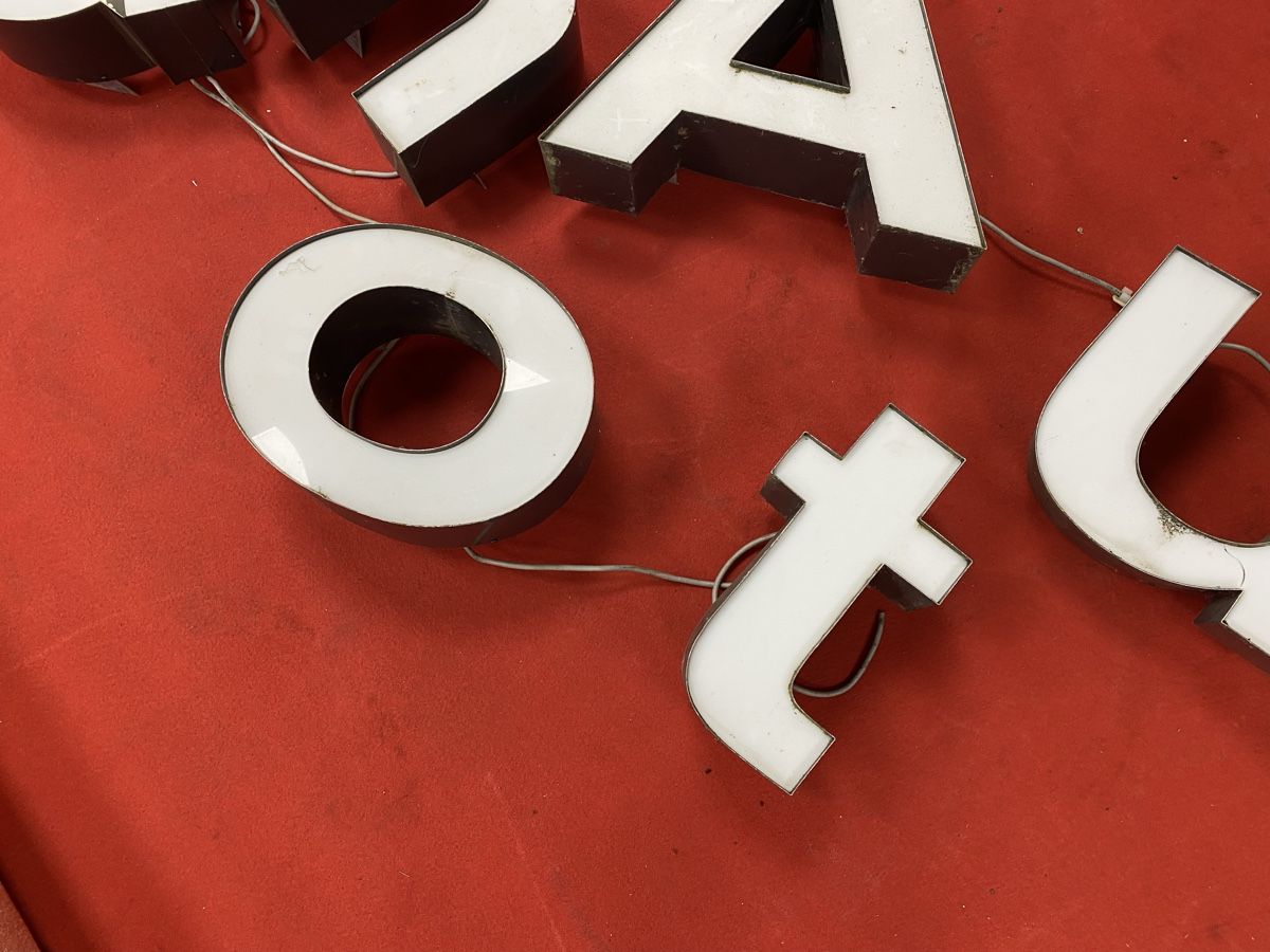 Tutte le decorazioni: 11 Leuchtbuchstaben  – Difettoso da Hägglingen venduto da Karin0802 6