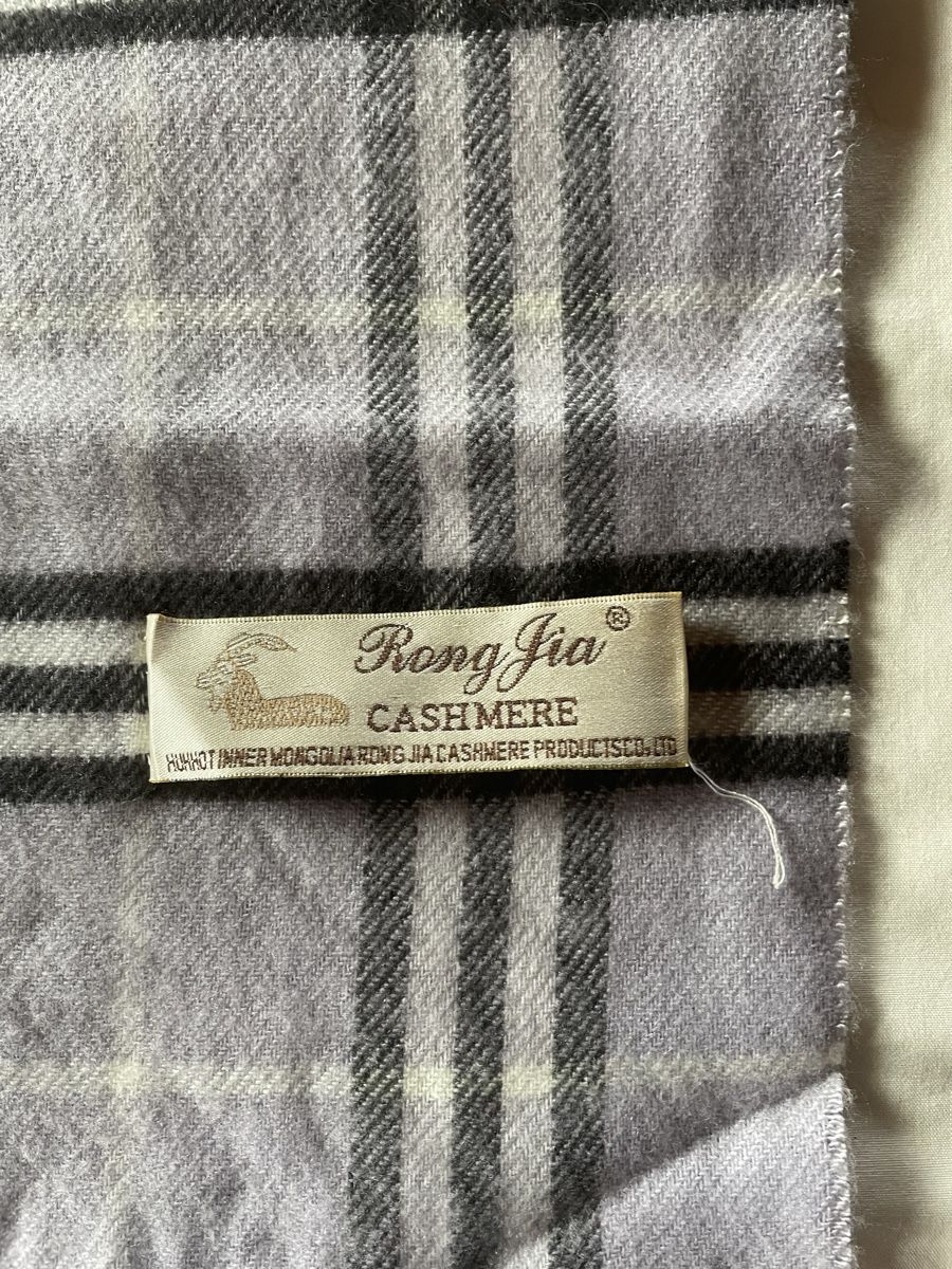 Foulards, Tücher & Schals: Soft Cashmere Scarf, Perfect for Winter! – Neu (gemäss Beschreibung) aus Buttikon SZ von trzurigo 1