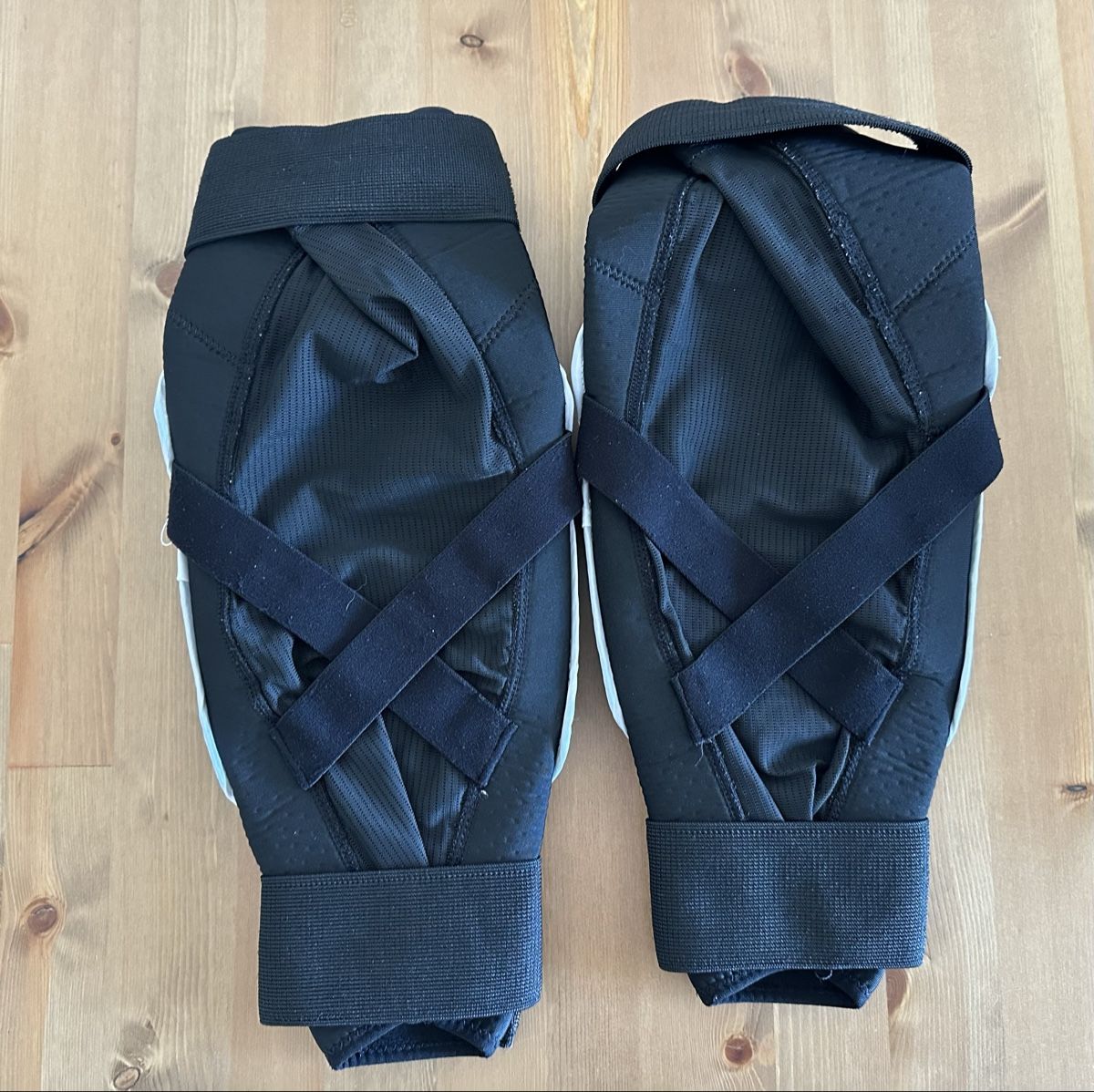 Protections: Unihoc Knieschoner – D'occasion à Riggisberg par jas_278q 1