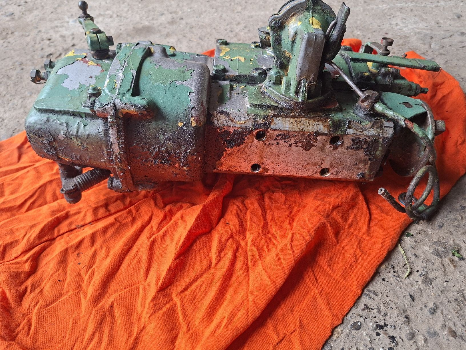 Ford Accessori per altri veicoli: Einspritzpumpe Simms Ford 592 zu Bührer – Usato da Aeschau venduto da Elu2000 1