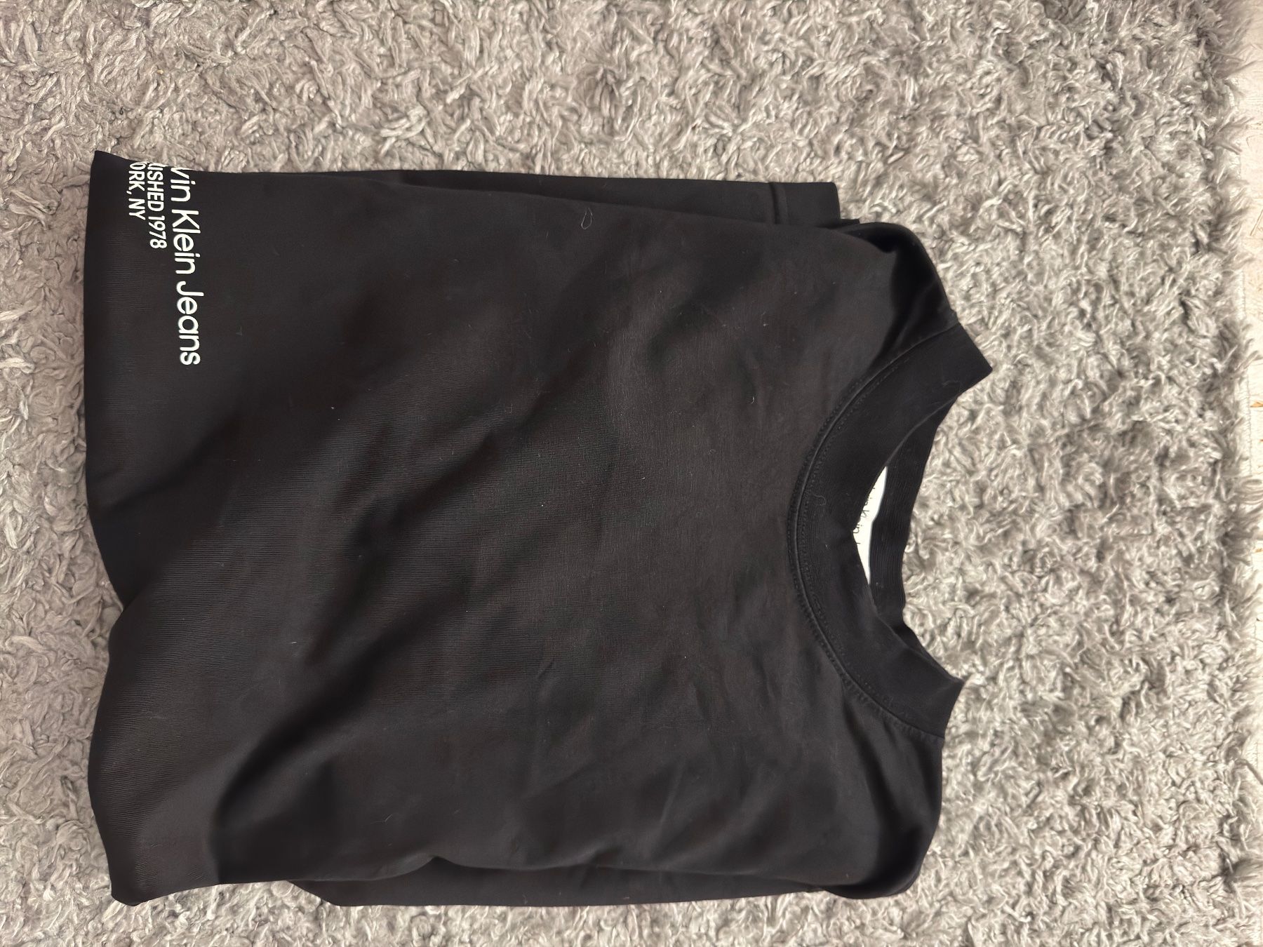 Calvin Klein T-Shirts: Calvin Klein Shirt ungetragen – Neu (gemäss Beschreibung) aus Römerswil LU von oli_9hd5