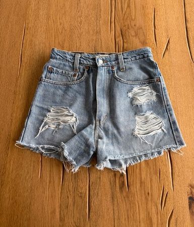 Levi's Shorts 505 Grösse 26, W J4 / L 34 Rework Fizzen