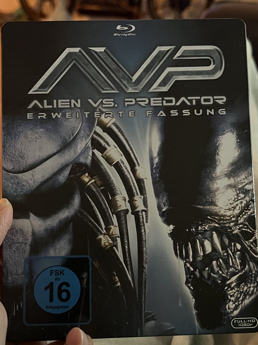 Tutti i DVDs: Steelbook- Blu-ray AVP Alien vs. Predator Extended Edition – Usato da Saland venduto da Francyherrera