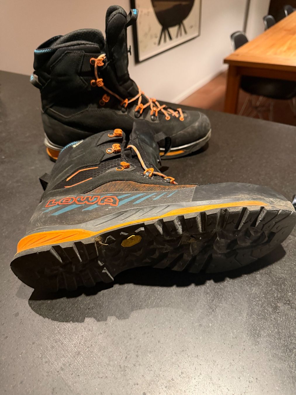 Lowa Herrenschuhe: Wanderschuhe – Gebraucht aus Uetikon am See von DTwerenbold