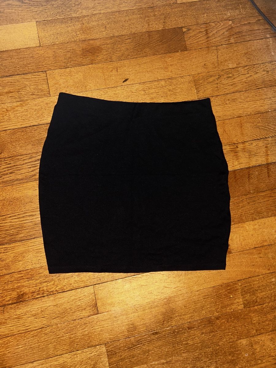 Gonne: Black Mini Skirt  – Usato da Pfäffikon ZH venduto da Proganeer