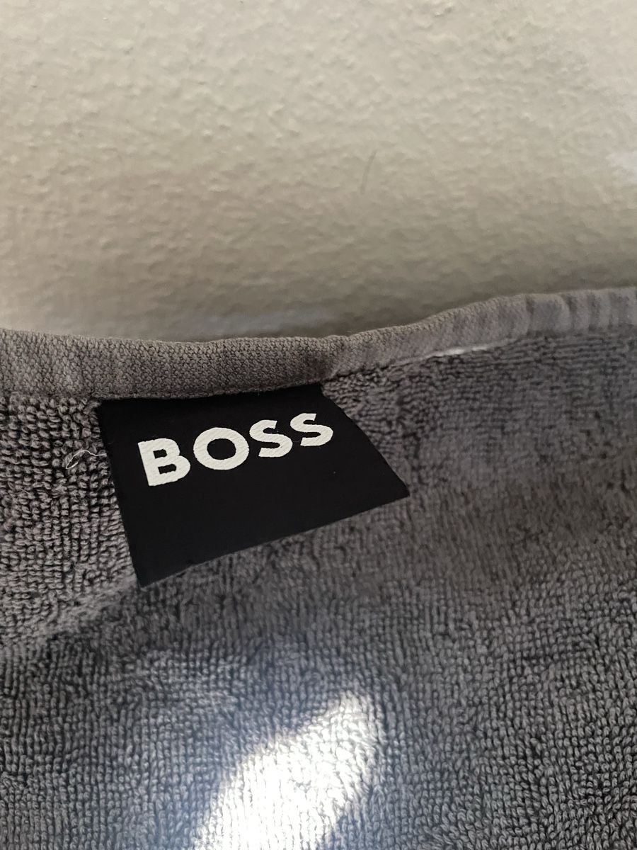 Hugo Boss Teli da bagno: Badetuch BOSS grau neu – Nuovo (secondo la descrizione) da Adliswil venduto da maximiliann 2