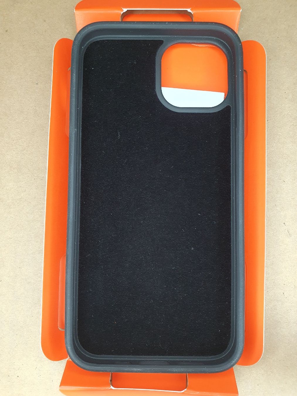 Apple Cover & Protezioni schermo: Fidlock VACUUM iPhone 13 Hülle - Neu! – Nuovo e nell'imballaggio originale da Aathal-Seegräben venduto da Ru.Fi 2