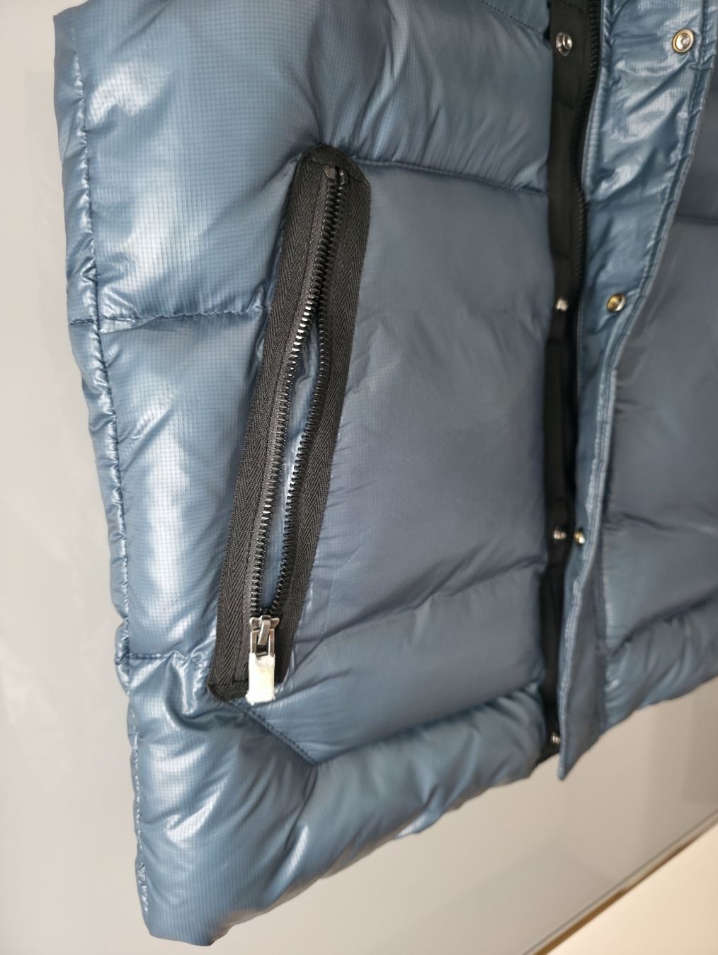 Hugo Boss Gilet & Giacche: Neue BOSS Weste Gr. M – Nuovo e nell'imballaggio originale da Amriswil venduto da newschweiz 2