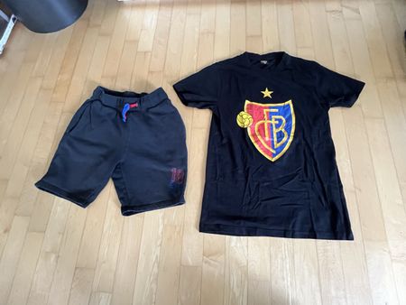 T-Shirt und Shorts FC Basel Grösse S -M 