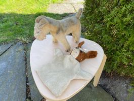 antiker Terrier und Handpuppen-Hund