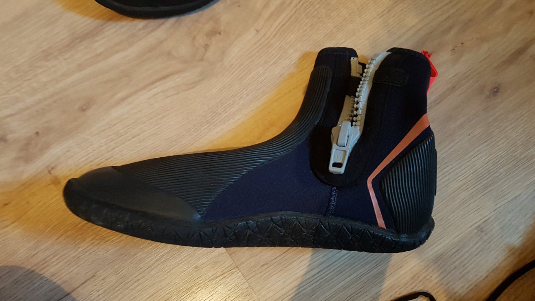 Scarpe da uomo: Chaussons de voile – Usato da Onex venduto da viv_72hm 1