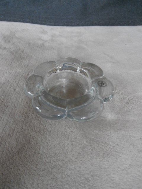 Glasi Hergiswil Portacandele: Glas Hergiswil, Windlicht-/Teelichthalter "Blume" – Usato da Rüschegg-Heubach venduto da Ofen111