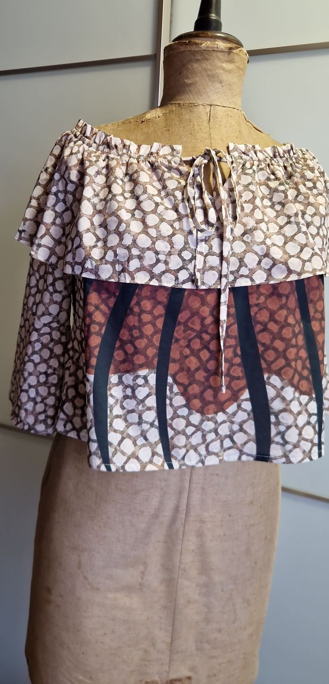Camicette: Sommerliche Carmenbluse mit Muster - Grösse M – Nuovo (secondo la descrizione) da Gwatt (Thun) venduto da Letzte-Chance-II