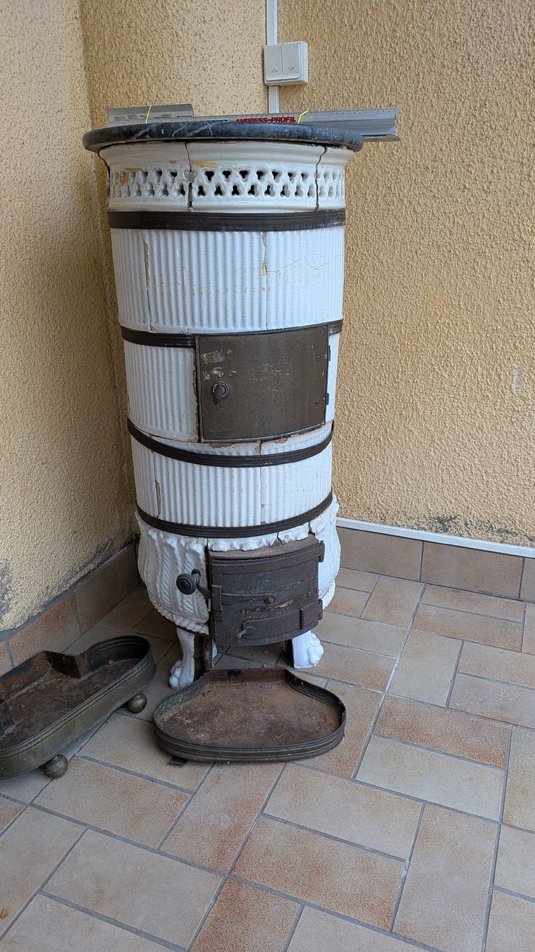 Poêles de chauffage: fourneau rond alsacien  – Défectueux à Buix par Lilou120 3