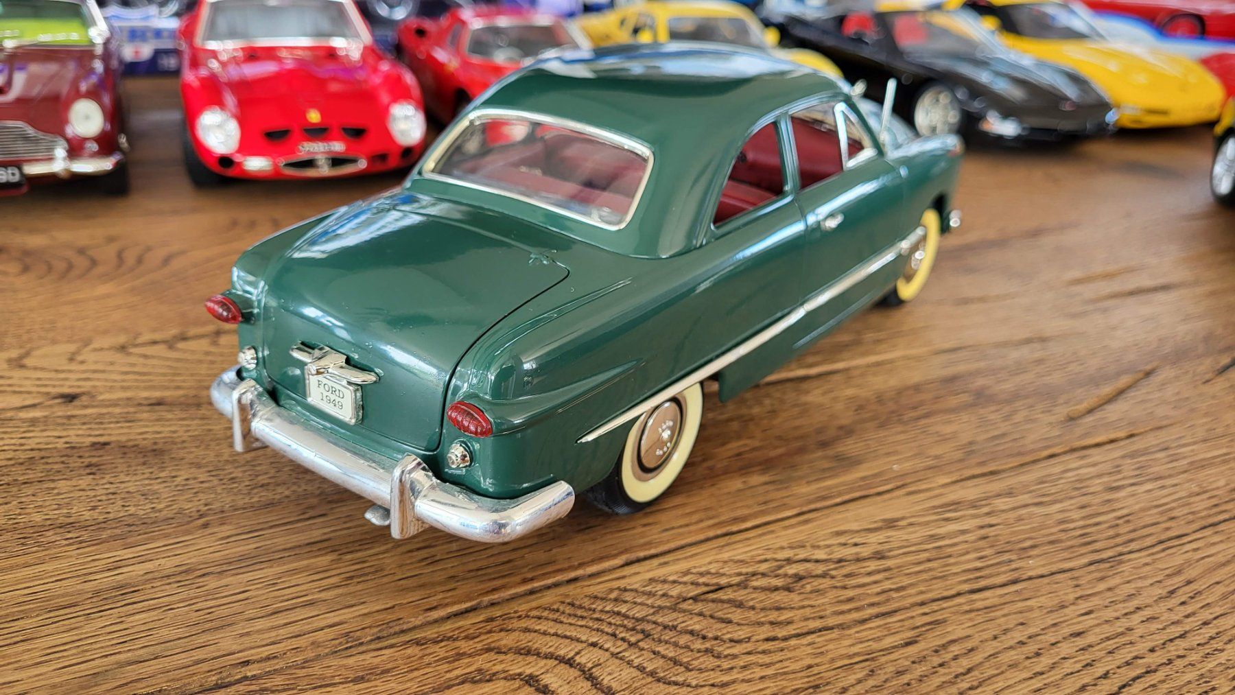 Modellautos: Ford 1949 1:18 Mira – Gebraucht aus Rothrist von Juana5 2