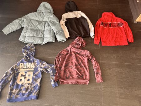 Kleider Jungs Gr. 152 Winterjacke,Regenjacke, Hoodies..