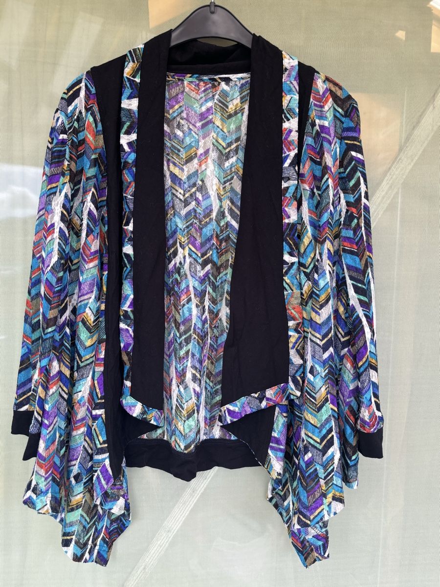 Jacken: Bunte Jacke 🧥  – Gebraucht aus Walterswil SO von Sunshineyupi