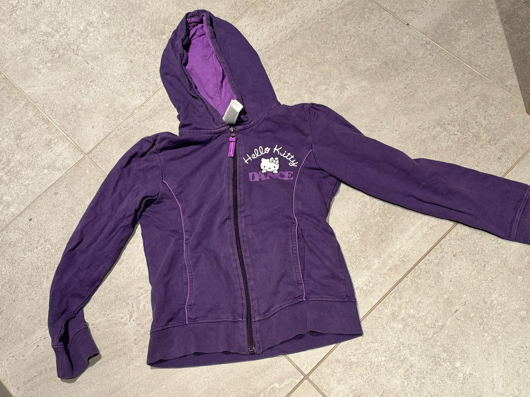 Maglioni & Felpe: Pull jaquette hoodie Hello Kitty 134 – Usato da Salvenach venduto da gwenwywar