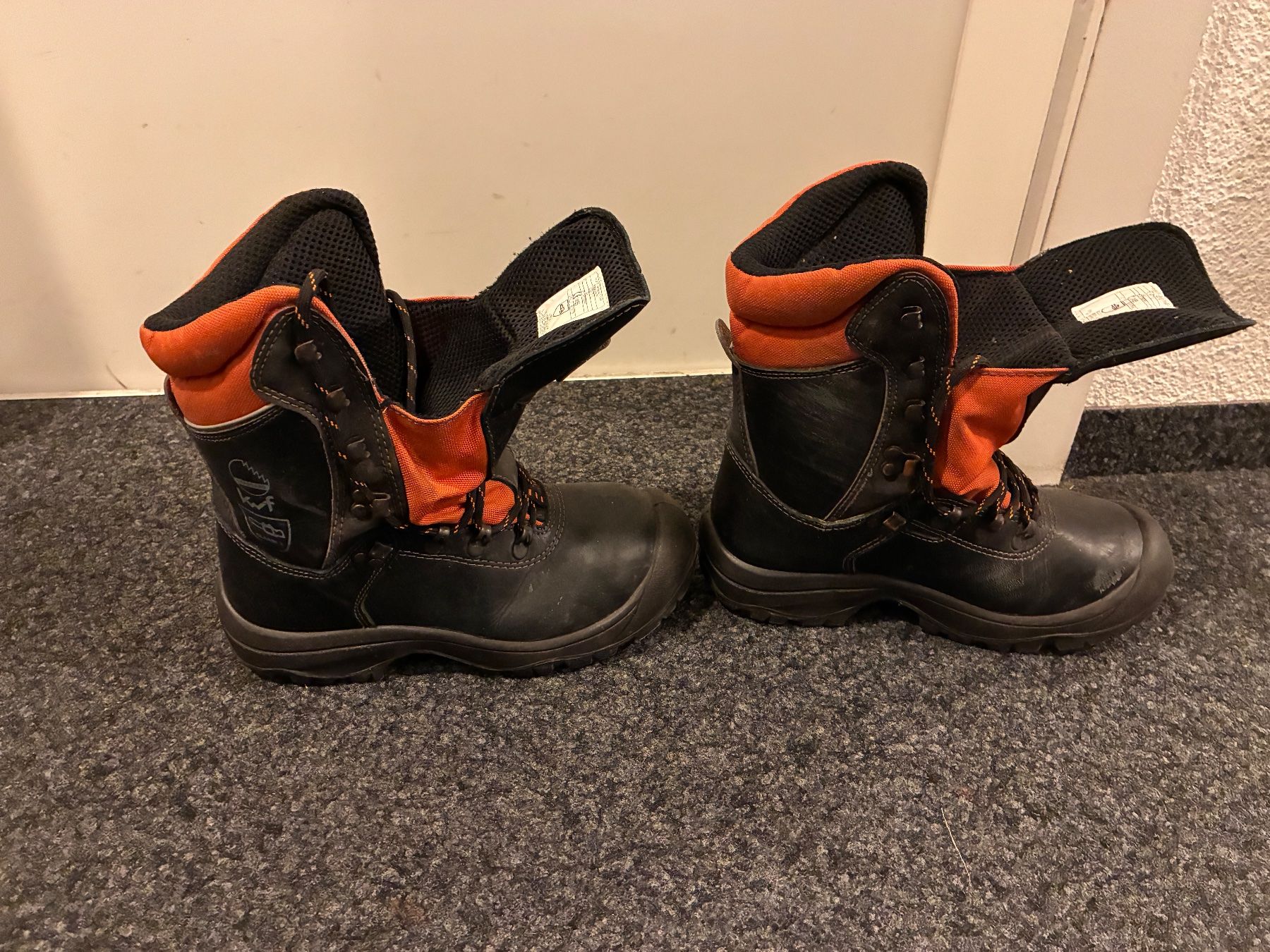 Schuhe für Jungen: Sicherheitsschuhe Kinder – Gebraucht aus Zuckenriet von pinus99 1