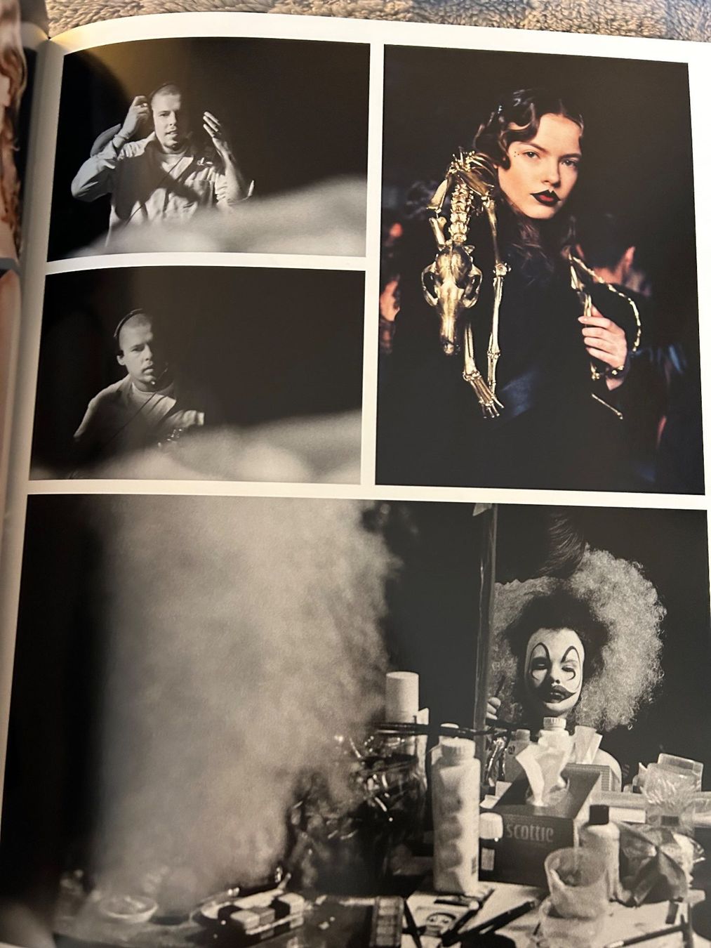Libri: LOVE LOOKS NOT WITH THE EYES – Usato da Genève venduto da zonzon9351 1