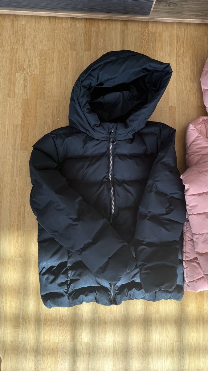 Lotti & Set di vestiti: 2  Mädchen Winterjacken / Steppjacken gr.146 Schwarz & Rosa – Usato da Winterthur venduto da -BeHappy24- 1