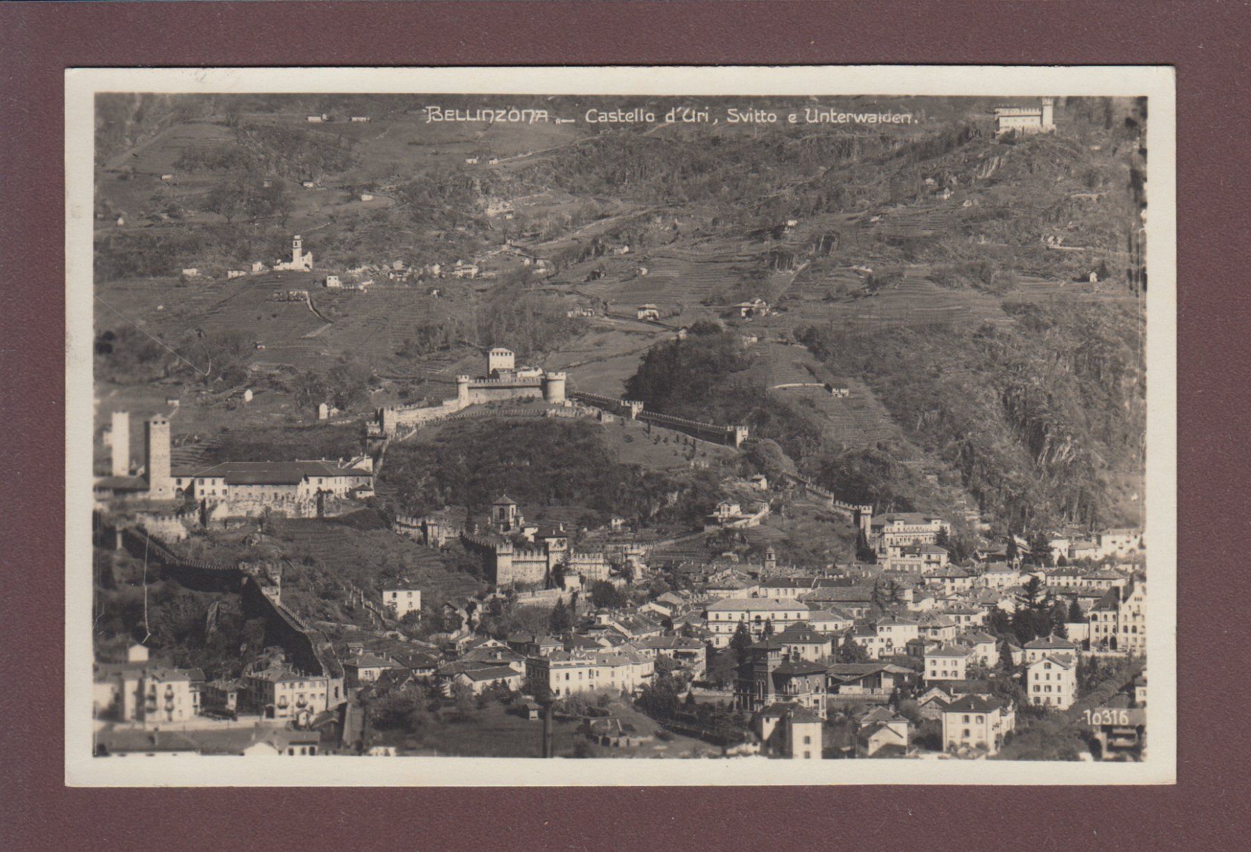 Cartoline postali: BELLINZONA - 3 Castelli - 1926 – Usato da Pully venduto da nicecards