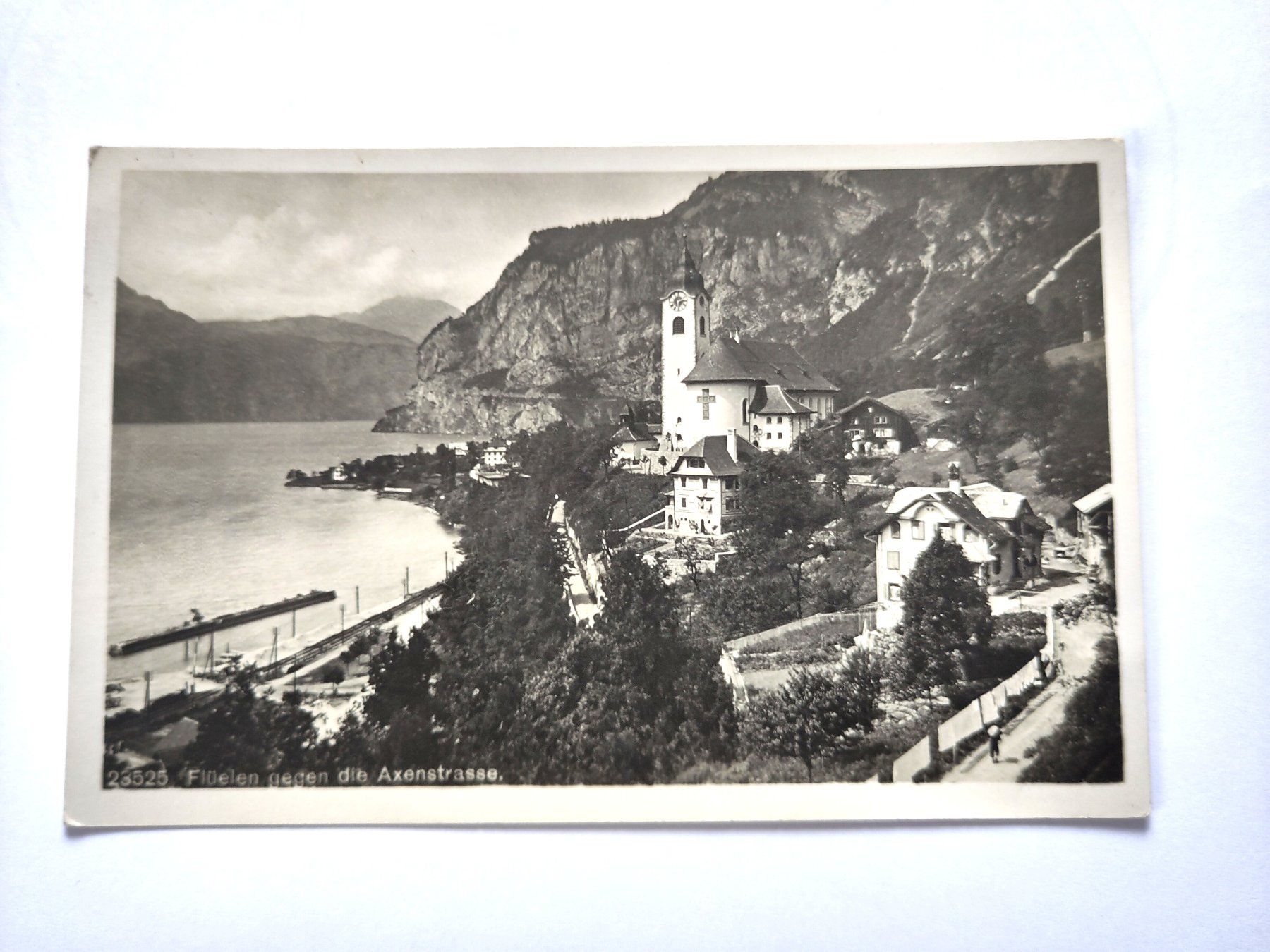 Cartoline postali: Flüelen gegen die Axenstrasse – Usato da Schaffhausen venduto da RolfMeister