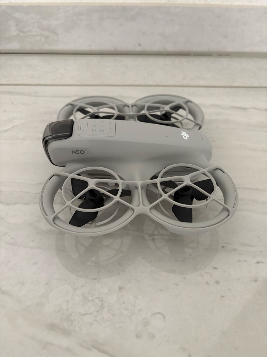 DJI RC Modellbau: DJI Neo - Mini drone + étui – Gebraucht aus Bussigny von has_w66y 4