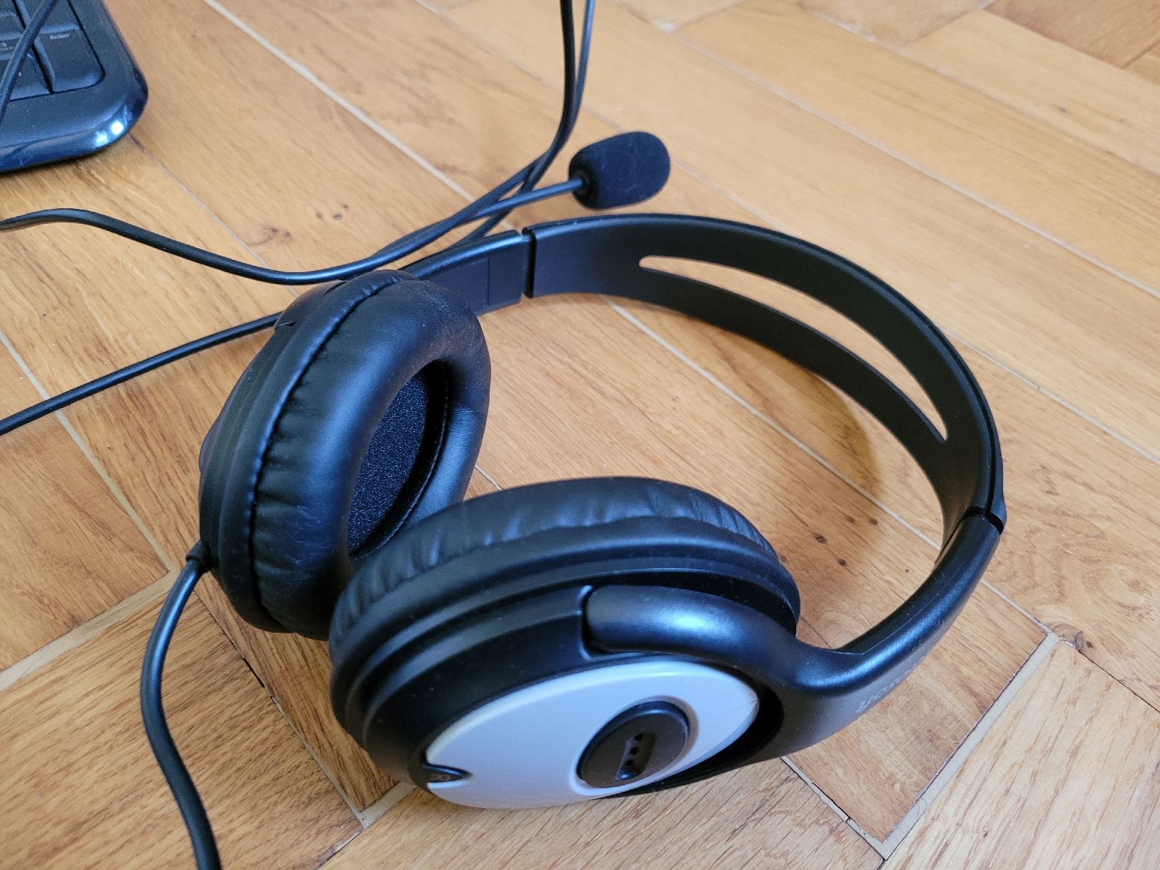 Tastiere: Tastatur, Headset, Maus und Netzteil – Usato da Genève venduto da inu_ln6m 3