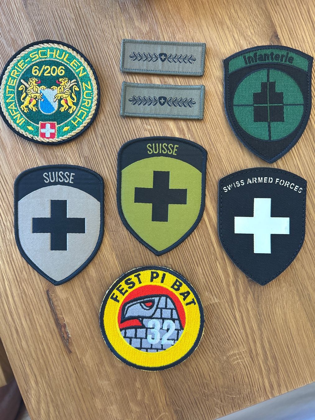 Schweizer Armee Patches: Lot Patches Schweizer Armee – Gebraucht aus Hausen am Albis von MACV62