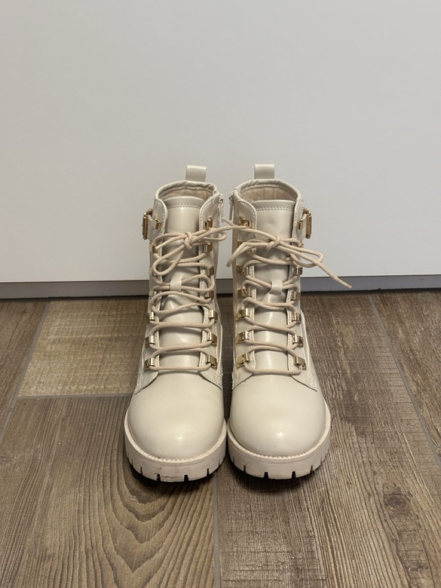 Dosenbach Chaussures femmes: Schnürstiefel beige  – D'occasion à Winterthur par ClosetFindsCH