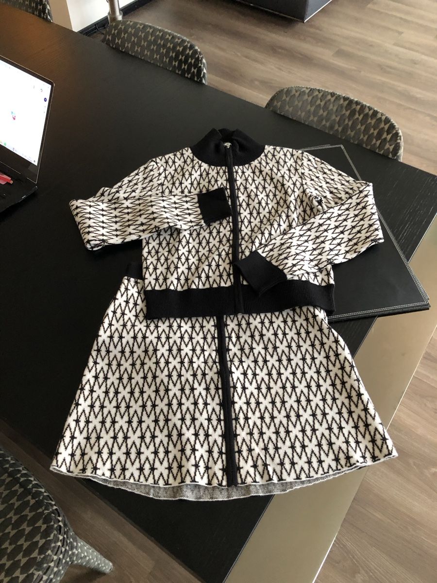 Maje Completi & Tailleur: Maje Ensemble Neu – Nuovo e nell'imballaggio originale da zürich venduto da ritas0102 2