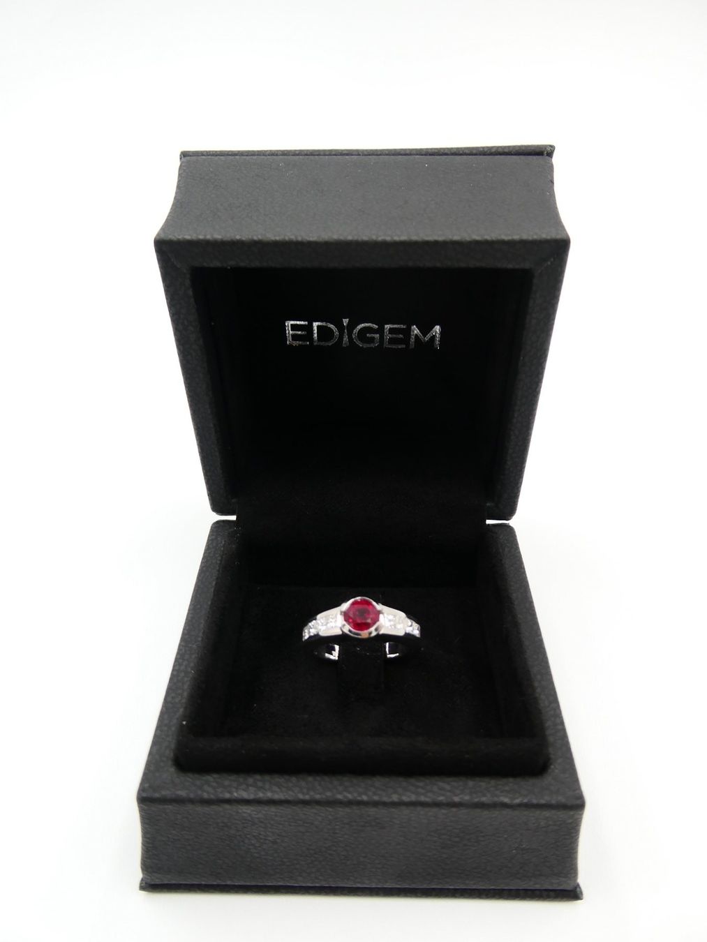 Anelli: RUBIN RING MIT DIAMANTEN - Top Zustand – Usato da Luzern venduto da EdiGem