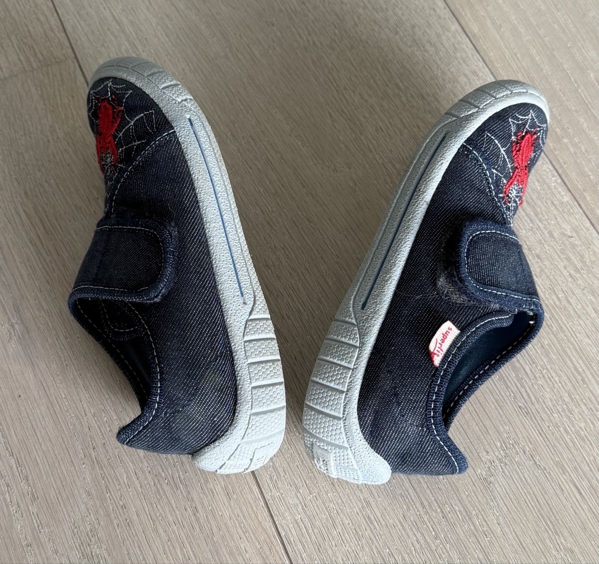 Superfit Scarpe per ragazzi: Hausschuhe superfit Gr. 28 – Usato da Hofstetten SO venduto da ani_55wx 3