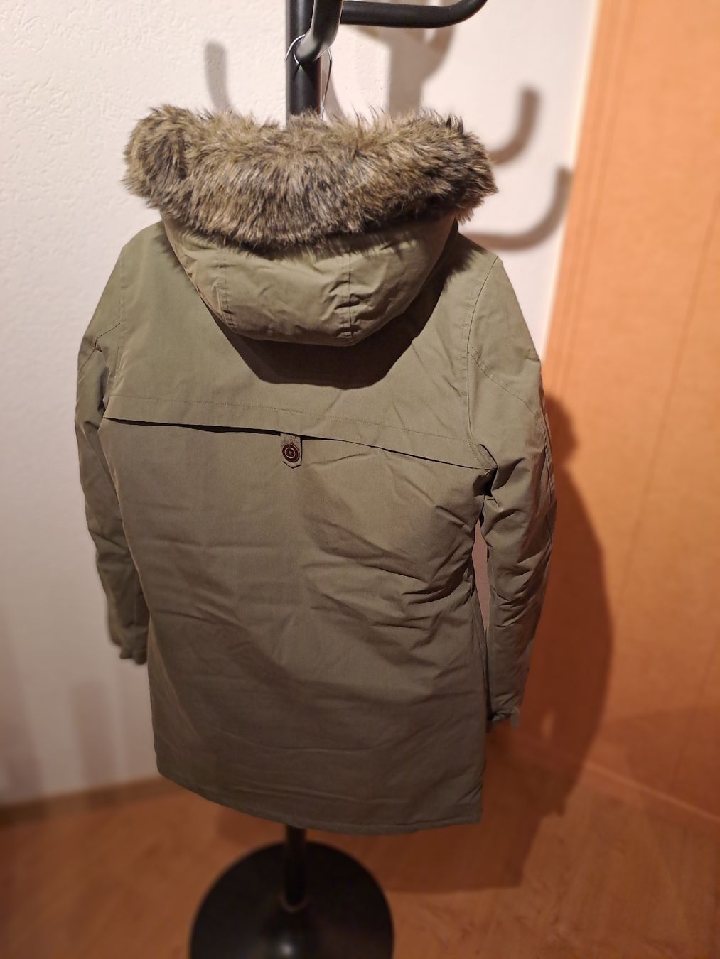 Roxy Giacche: Manteau d'hiver Roxy, taille S – Usato da Valeyres-sous-Montagny venduto da Romy. 4