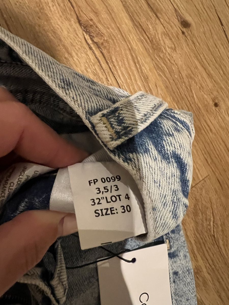Calvin Klein Jeans: Calvin Klein Jeans NEU – Neuf avec emballage d'origine à Gamprin-Bendern par Seller_FL 3