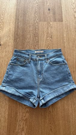 Levi's Denim Mom Shorts Size 26 