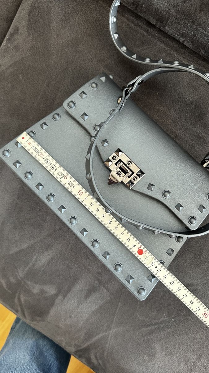 Borse da donna: Graue Handtasche mit Nieten, neu! – Nuovo (secondo la descrizione) da Winterthur venduto da -BeHappy24- 1