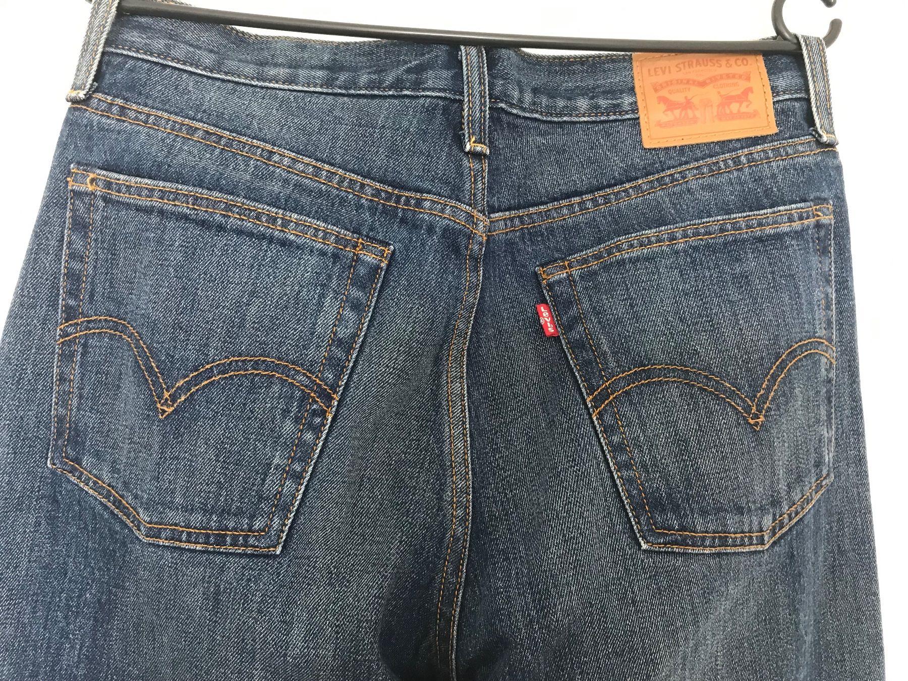 Levi's Jeans: Damen Levi's Jeans Grösse 29, blau – Usato da Niederteufen venduto da mix18 5
