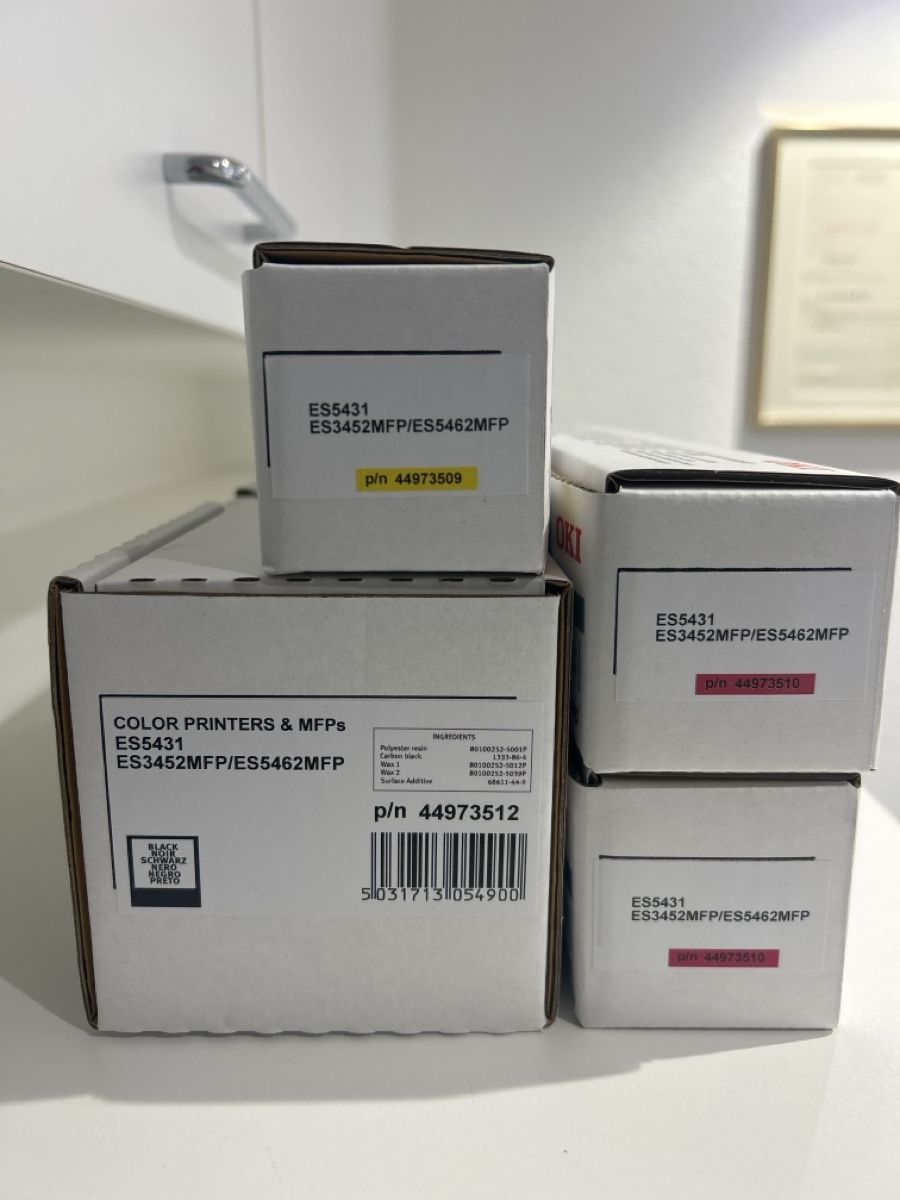 Oki Cartucce per stampanti & toner: OKI Toner ES5431 neu 4er Set – Nuovo e nell'imballaggio originale da Schwarzenbach SG venduto da spa_28pd