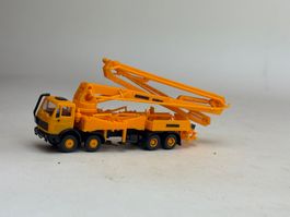 VE1- Herpa Mercedes Betonlift orange