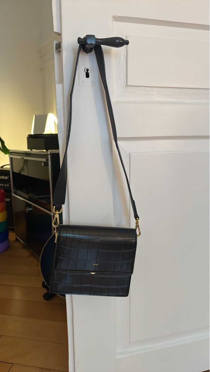 Borse da donna: Schwarze Damen Tasche Kroko-Optik – Usato da St. Gallen venduto da RosaRossi1