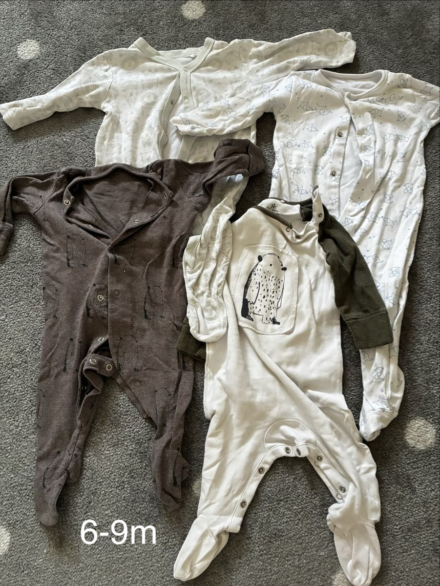 Pigiama & Simili: Baby sleepsuits set 4 pack size 6-9m – Usato da Torny-le-Grand venduto da Pannybaba