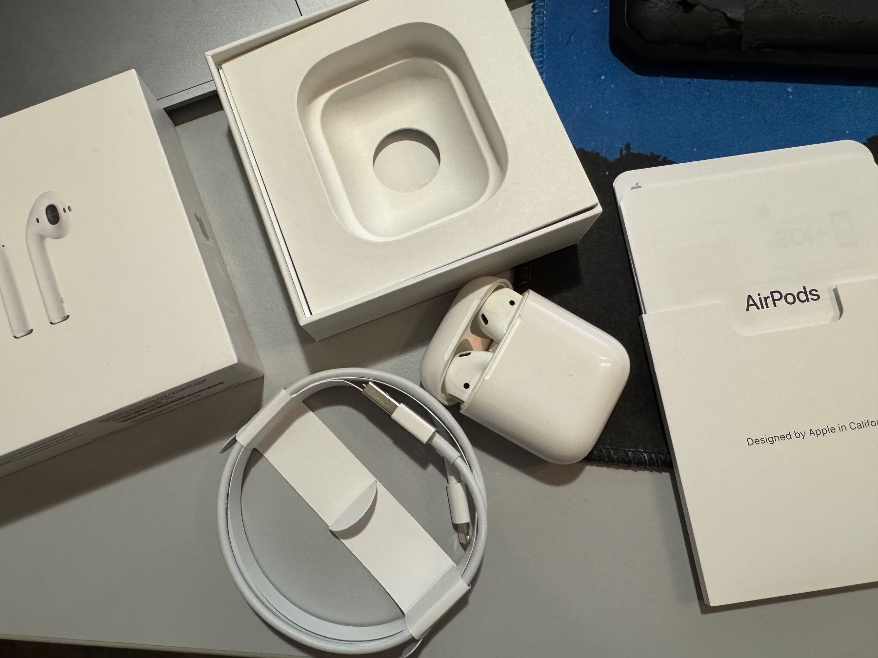 Apple Kopfhörer: Original Apple AirPods 2. Generation – Gebraucht aus Burgdorf von Caradhras