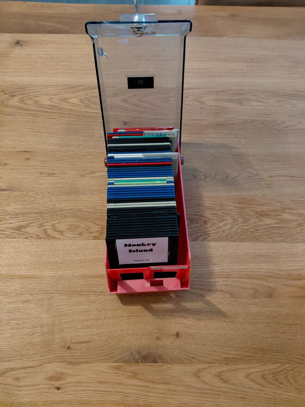 Commodore PC: Diskettenbox mit 50 Disketten – Usato da Beringen venduto da Beringen75