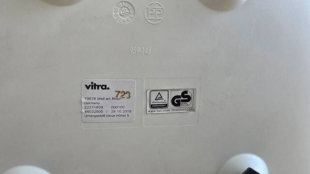 Eames Stühle: 4x Original Vitra Eames Armchair DAW – Gebraucht aus Uerzlikon von pat_hb5w 3